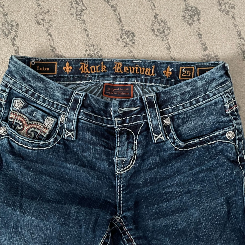 Rock Revival. Size 25.